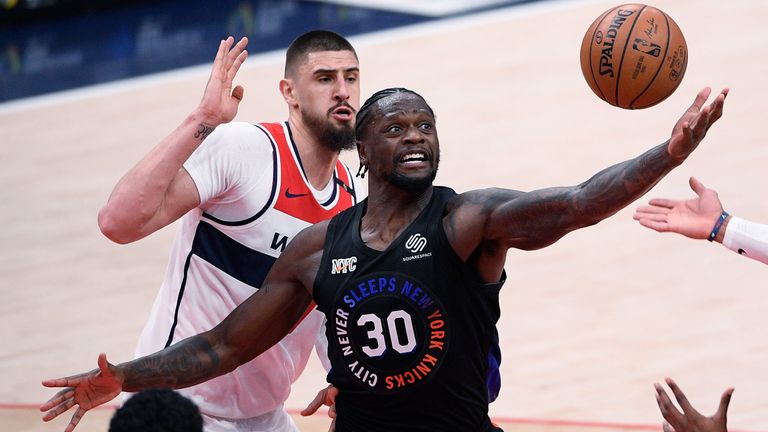 Julius Randle (30) led the way for the Knicks as they beat Washington (AP Photo/Nick Wass).