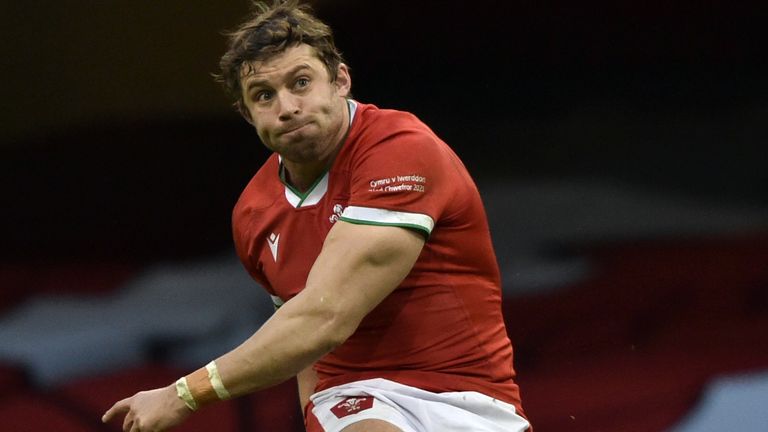 Leigh Halfpenny kicked Wales into a 6-0 lead with penalties either side of the Ireland red card 