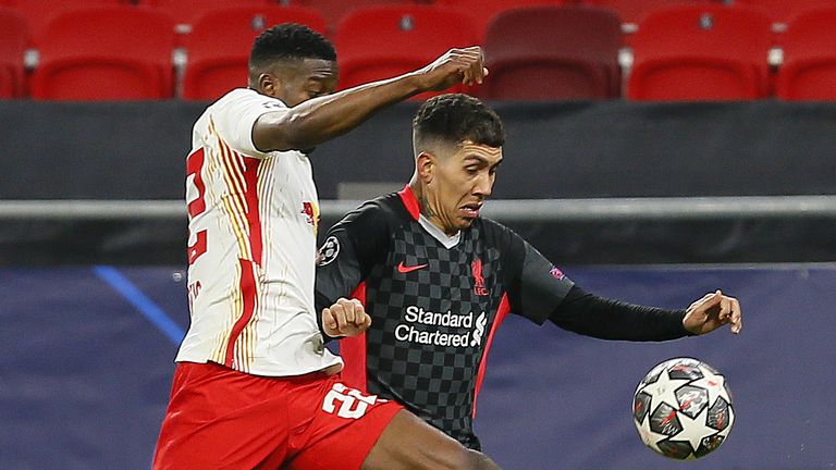 Roberto Firminho de Liverpool affronte Nordi Mukiele du RB Leipzig lors du dernier match nul de mardi