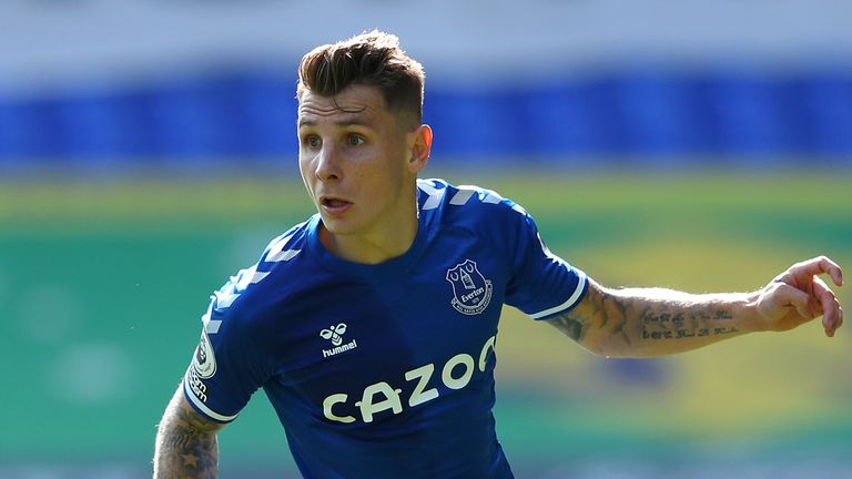 Lucas Digne has a signed a new contract keeping him at Everton until the summer of 2025