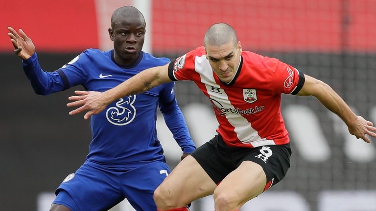 Southampton's Oriol Romeu (right) and Chelsea's N'Golo Kante challenge for the ball

