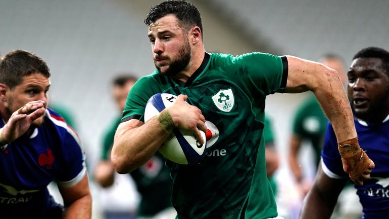 Robbie Henshaw scores a try against France in the 2020 Six Nations