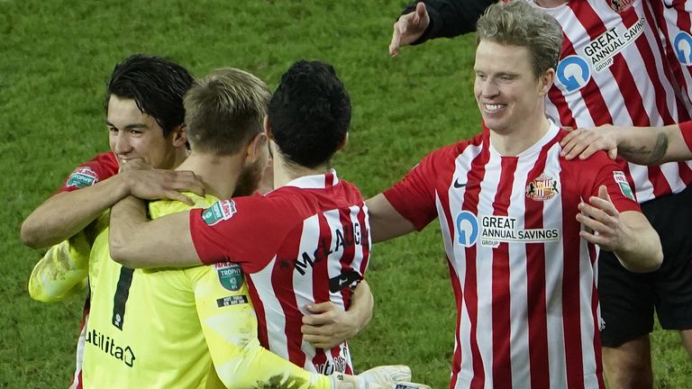 Grant Leadbitter scored the winning penalty for Sunderland in their Papa John's Trophy semi-final shootout victory over Lincoln