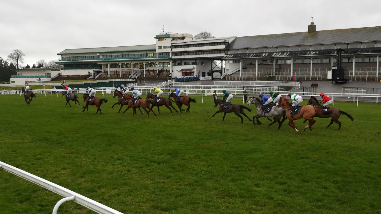 Today on Sky Sports Racing: In-form Endless Escape and Sammy’s Guarantee meet at Chepstow | Racing News