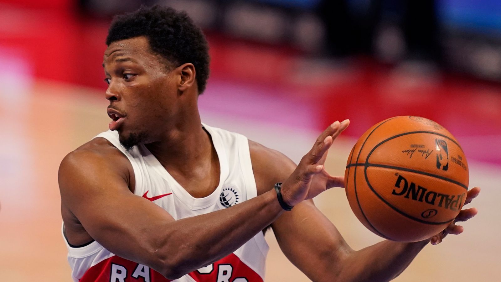 Philadelphia 76ers, Miami Heat in pursuit of Toronto Raptors' Kyle Lowry as trade deadline approaches