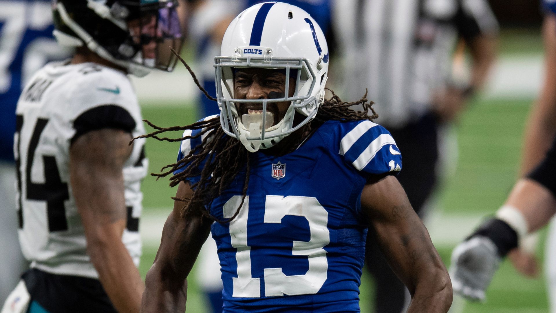 Colts re-sign Hilton on one-year deal