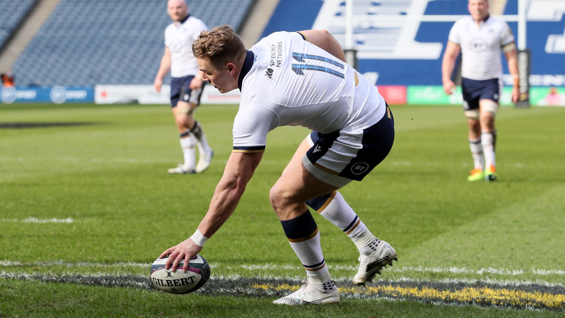 Scotland hammer Italy at Murrayfield
