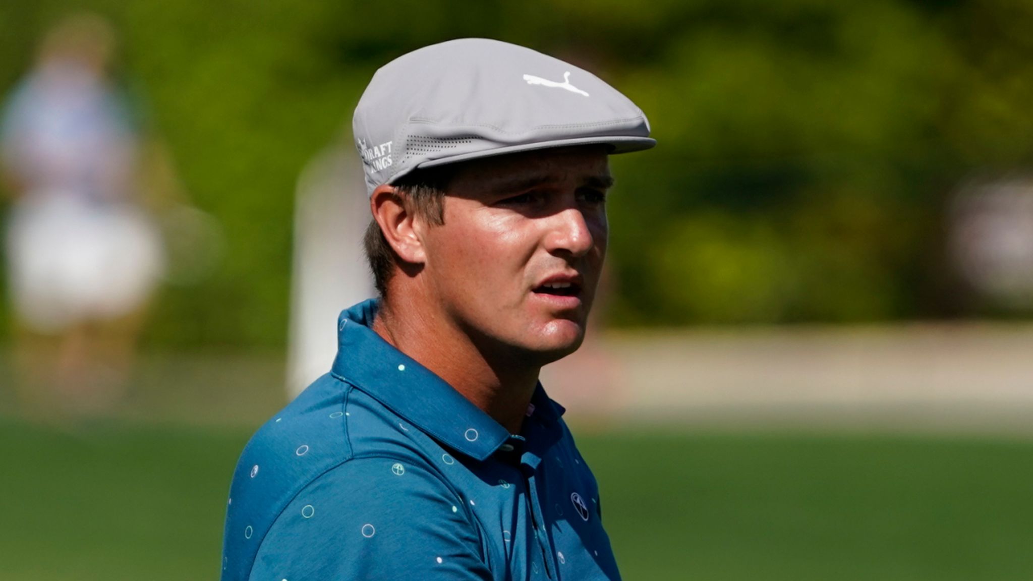 Bryson DeChambeau decides against trying to drive a parfive green at