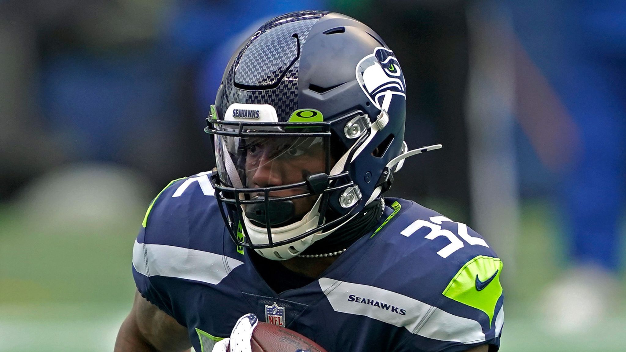 Chris Carson: Seahawks agree two-year deal to keep running back in