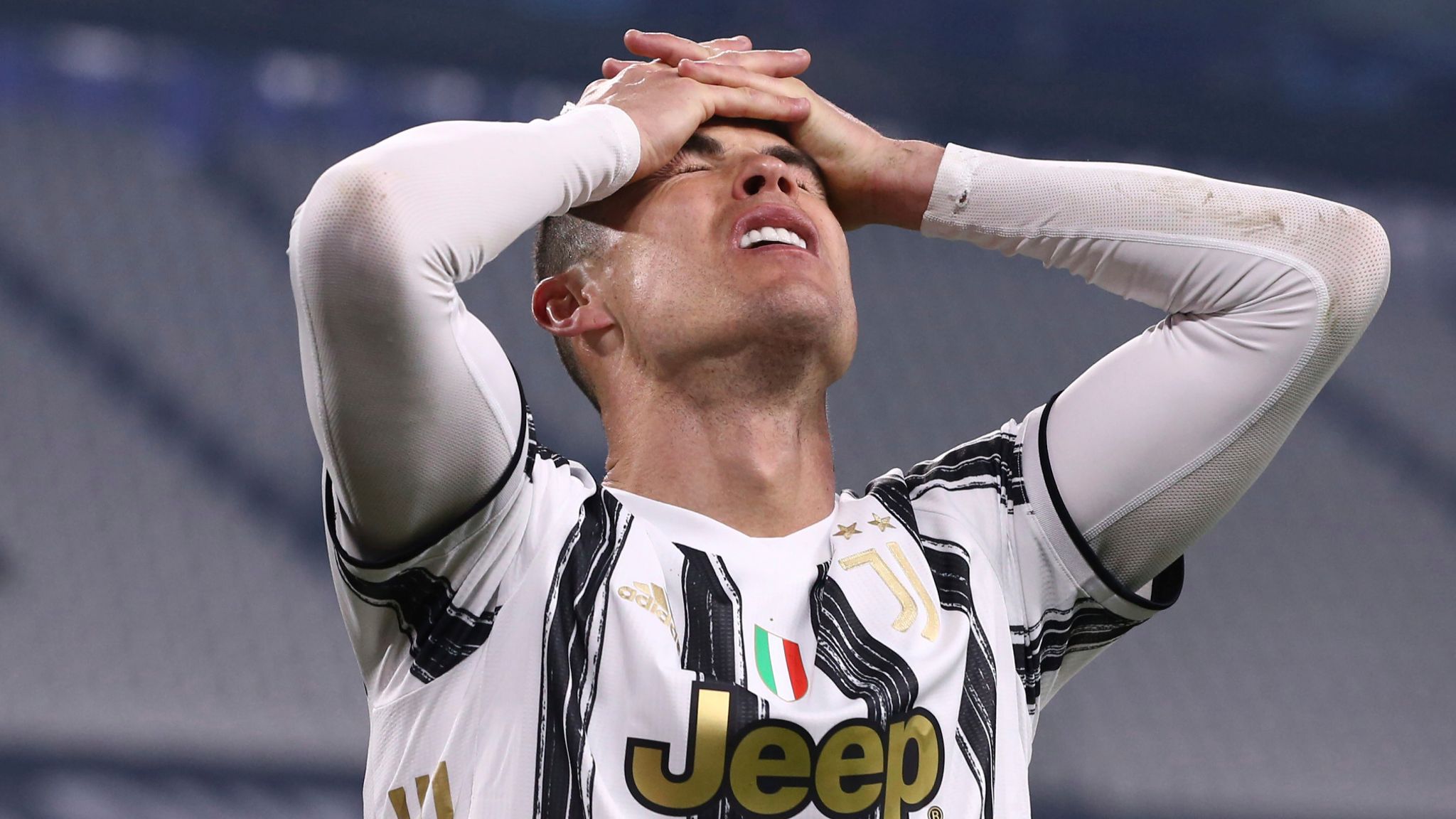 Juventus 3-2 Porto (agg: 4-4): Sergio Oliveira scores twice in Champions League thriller | Football News | Sky Sports