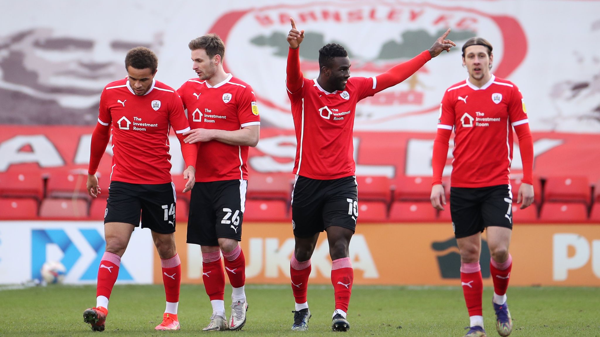 Barnsley 10 Birmingham Daryl Dike nets as Tykes make it seven wins in