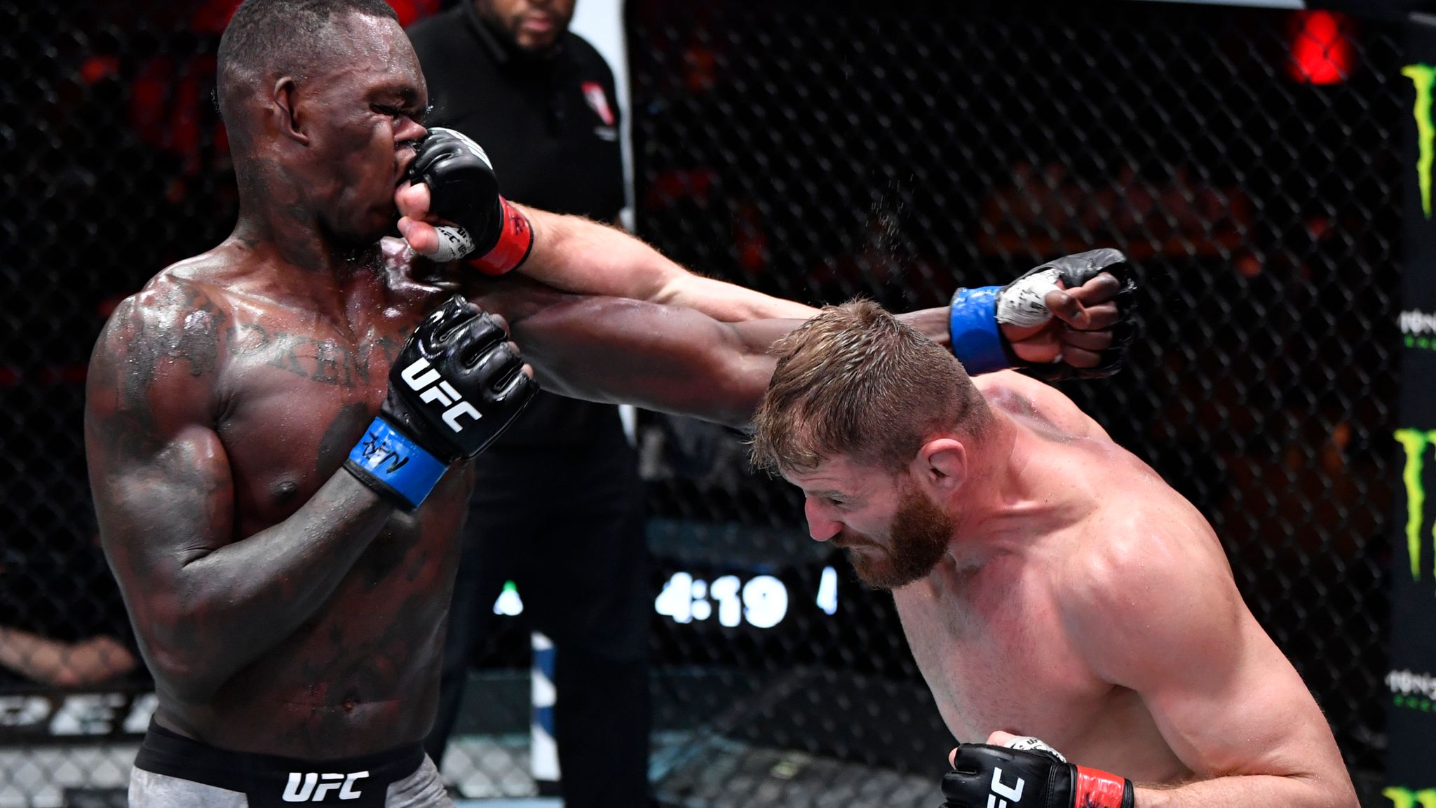 UFC 259: Jan Blachowicz defeats Israel Adesanya