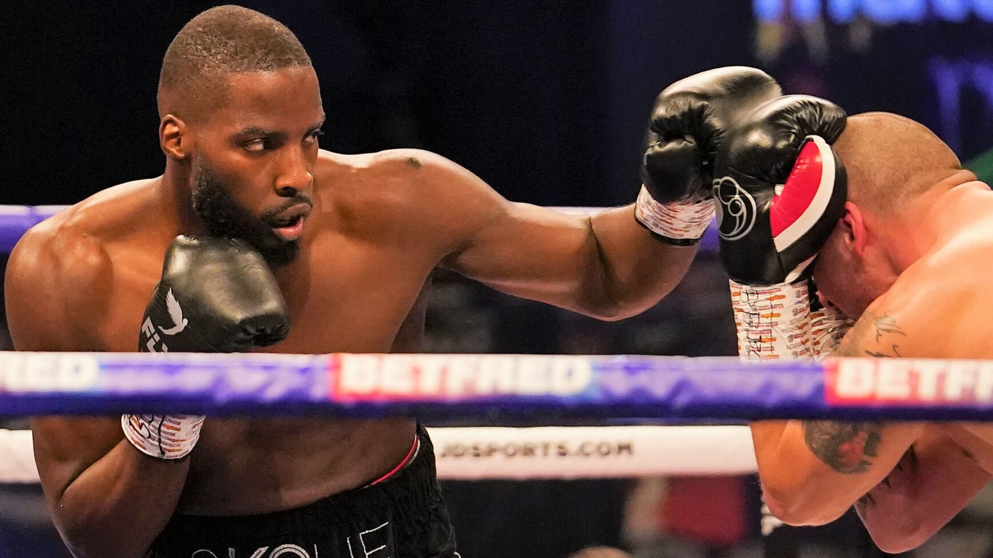 Lawrence Okolie knocks out Krzysztof Glowacki in sixth round to become ...