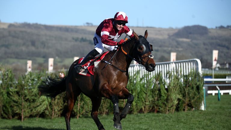 Tiger Roll ridden by Keith Donoghue 