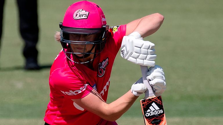 Ellyse Perry in action for the Sydney Sixers during the Women's Big Bash League clash against Perth Scorchers in November 2020