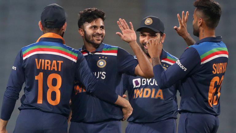 Shardul Thakur a de nouveau remporté des guichets cruciaux au milieu des passes alors que l'Inde a scellé une victoire 2-1 dans la série ODI