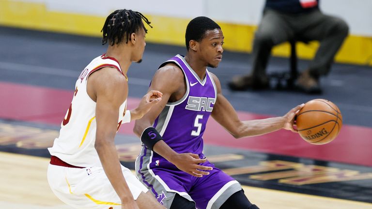 Highlights of the Sacramento Kings against the Cleveland Cavaliers in Week 14 of the NBA.