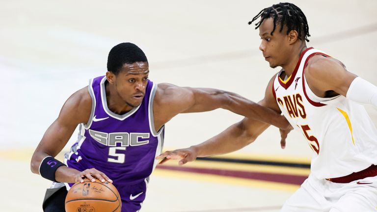 De&#39;Aaron Fox top-scored with 30 points as Sacramento eased past Cleveland in the NBA.
