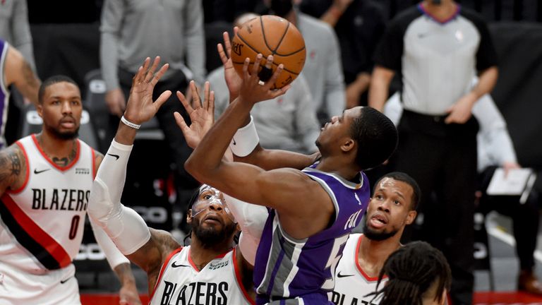 Carmelo Anthony scores 23 in Portland Trail Blazers comeback win over  Phoenix Suns 
