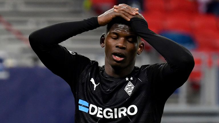 Breel Embolo had the best opening for Gladbach