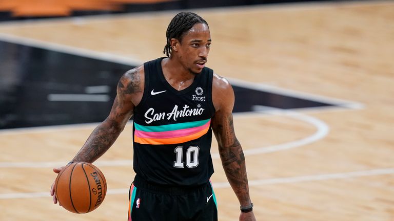 San Antonio Spurs forward DeMar DeRozan during the first half of an NBA basketball game against the Golden State Warriors