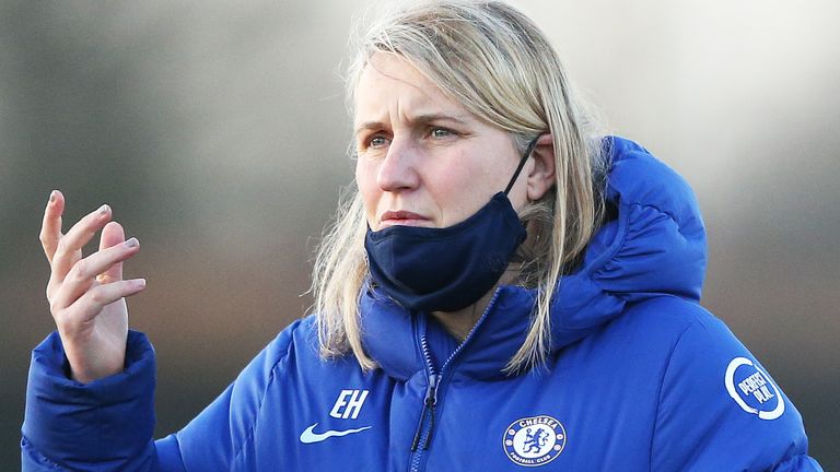 La manager féminine de Chelsea, Emma Hayes (PA)