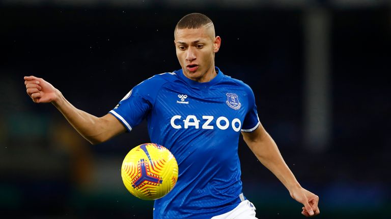 Everton&#39;s Richarlison controls the ball during the match against Fulham