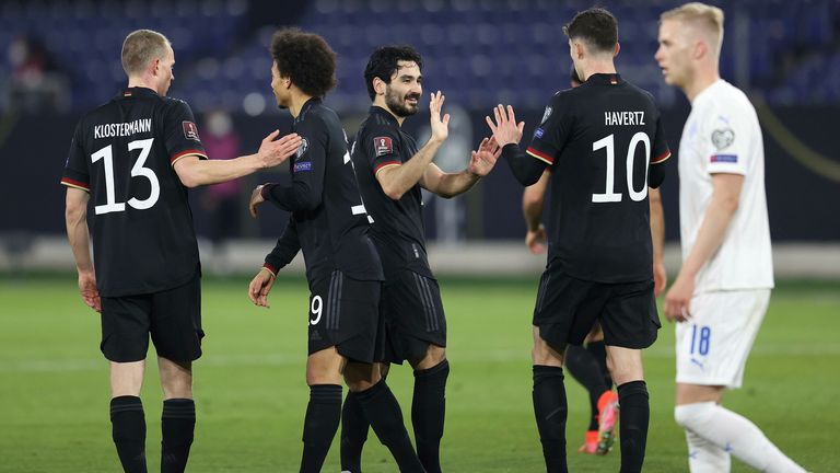 Ilkay Gundoga celebra los goles de Alemania