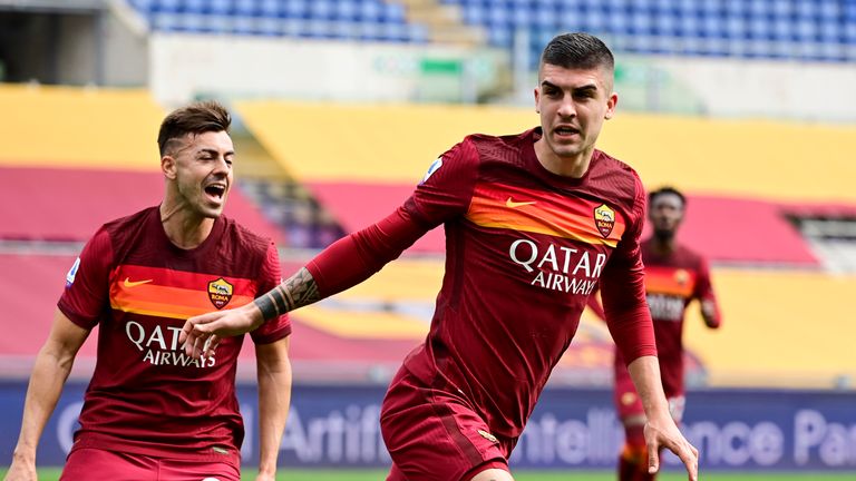 Gianluca Mancini's goal saw Roma past Genoa