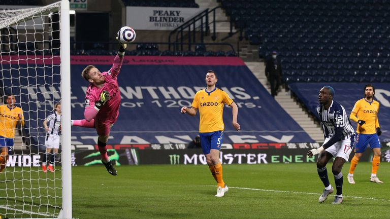 Jordan Pickford denies West Brom's Mbaye Diagne