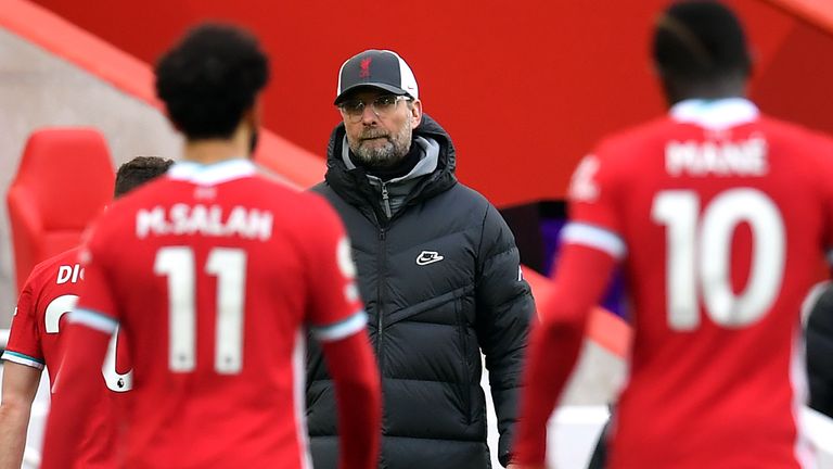 Jurgen Klopp photographié à temps plein après la défaite 1-0 contre Fulham