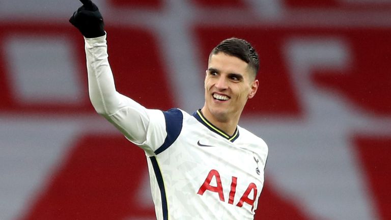 Eric Lamela Tottenham Hotspur festeggia il primo goal della partita della sua squadra durante la partita della Premier League inglese all'Emirates Stadium di Londra.  Data foto: domenica 14 marzo 2021.