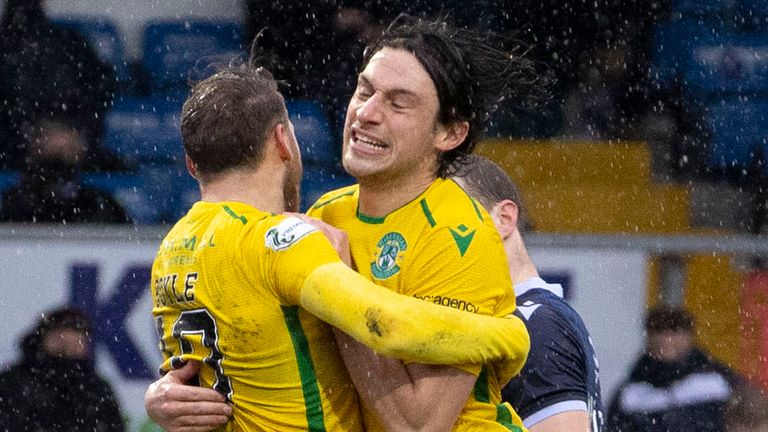 Hibernian's Martin Boyle celebrates making it 1-1 with Joe Newell