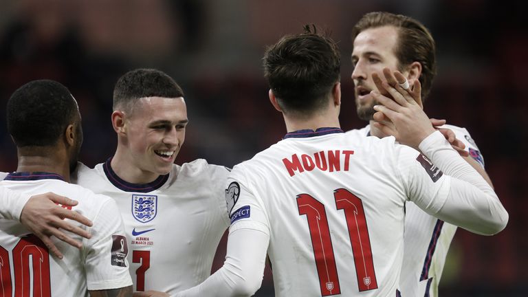 Gareth Southgate se enfrenta a dilemas de selección en el mediocampo antes del choque de Inglaterra con Polonia