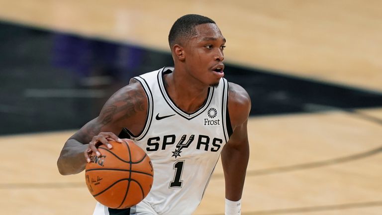 San Antonio Spurs guard Lonnie Walker IV (1) during the first half of an NBA basketball game against the Los Angeles Lakers in San Antonio, Wednesday, Dec. 30, 2020. (AP Photo/Eric Gay)


