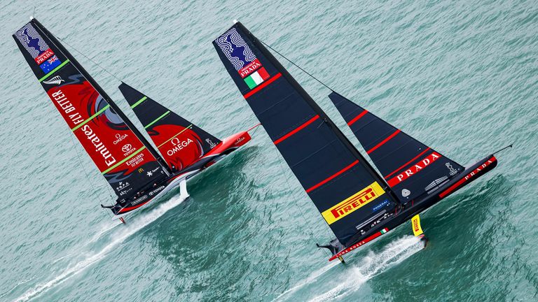 After Four-Day Delay, Wind Returns and the Louis Vuitton Cup