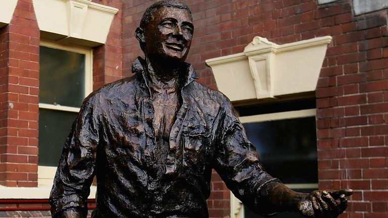 A sculpture of Riche Benaud following an official unveiling prior to day three of the Second Test match between Australia and India at the Sydney Cricket Ground on January 4, 2008 in Sydney, Australia. The Benaud statue is the first of ten to be unveiled in the SCG Trust sports sculpture project.  (Photo by Cameron Spencer/Getty Images)
