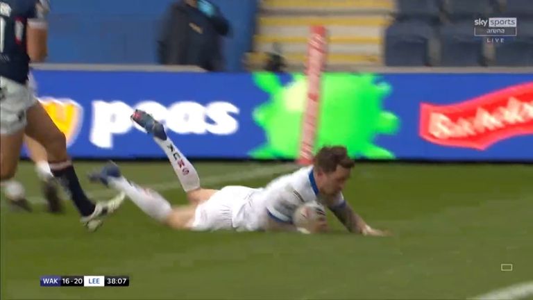 Leeds&#39; Richie Myler scored the seventh try of an astonishing first half.