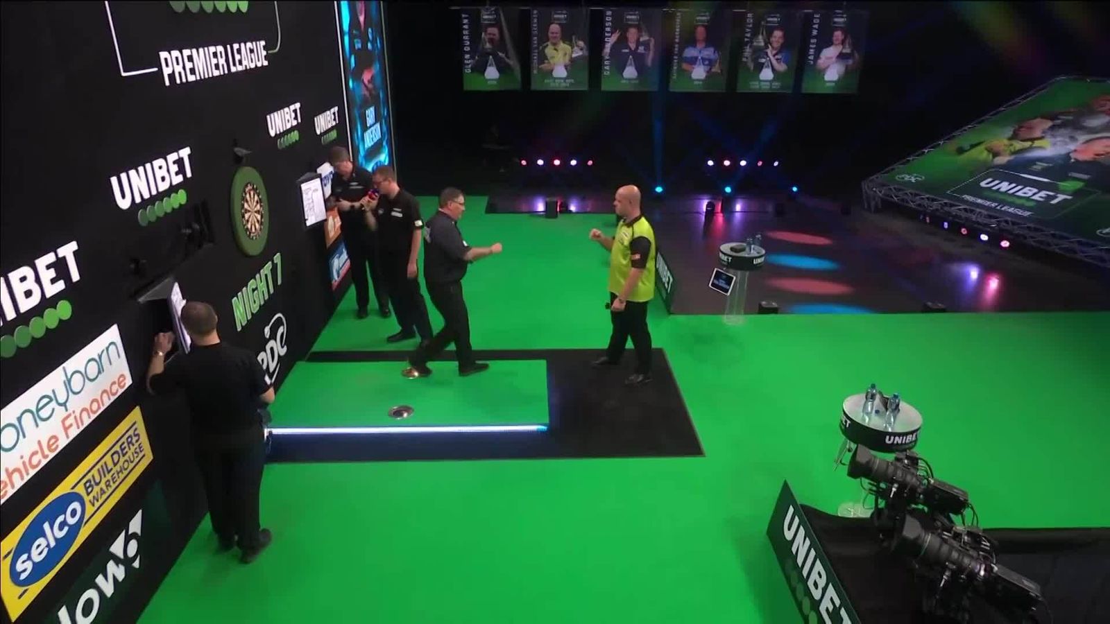 MVG draws with Anderson | Darts News | Sky Sports