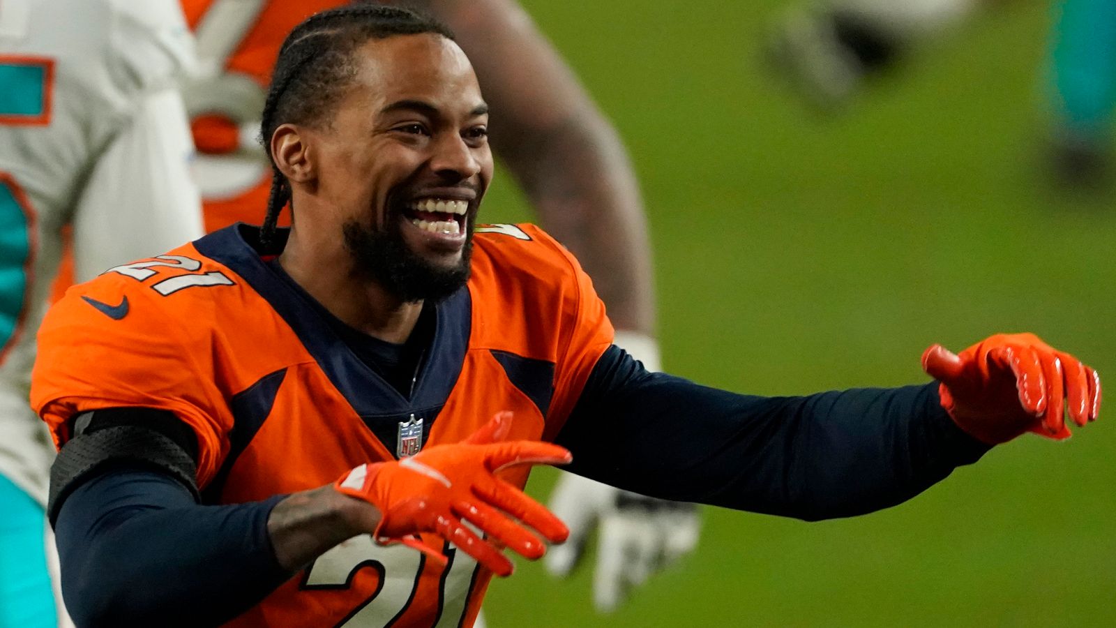 Report: Broncos cut A.J. Bouye after 1 season