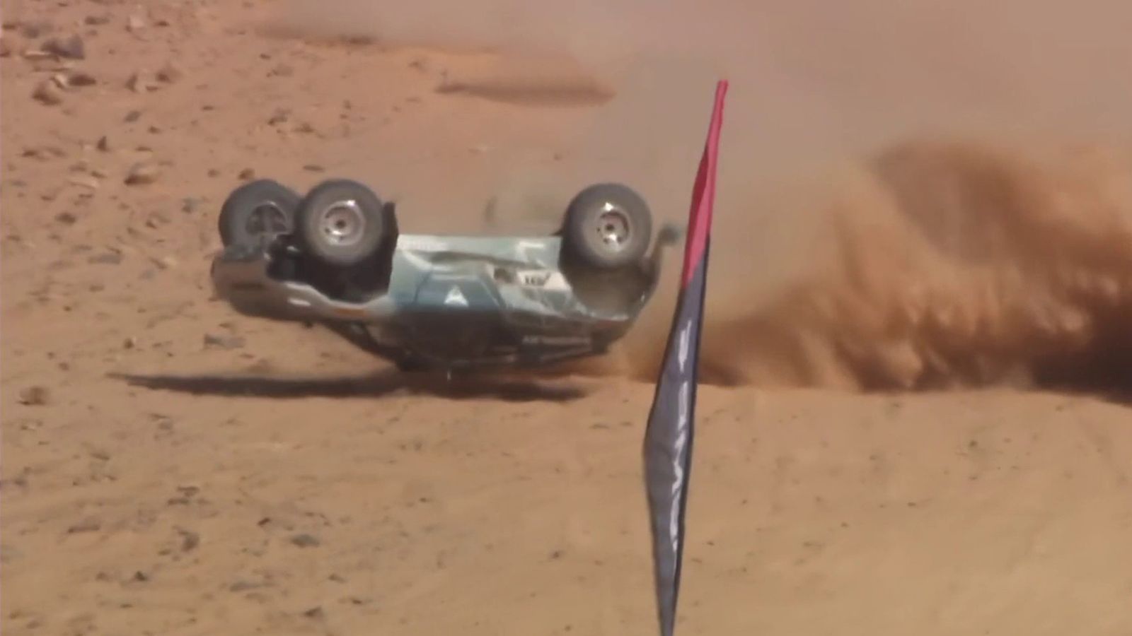Monster barrel-roll crash in Extreme E qualifying