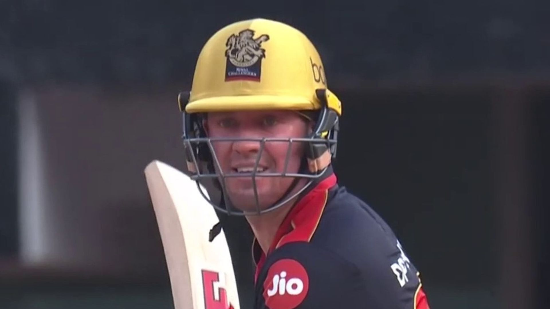 De Villiers and Maxwell set up RCB victory