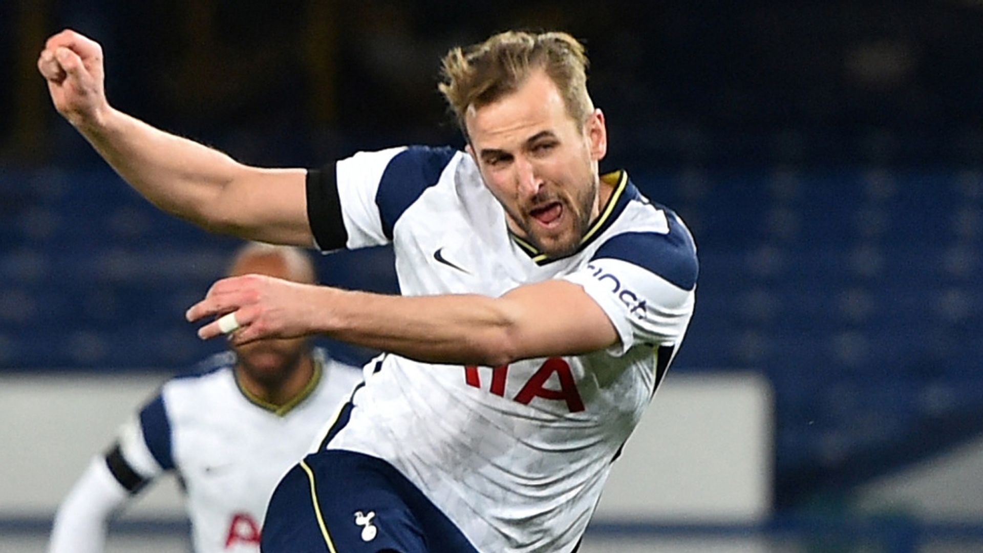 Kane injured in Goodison thriller