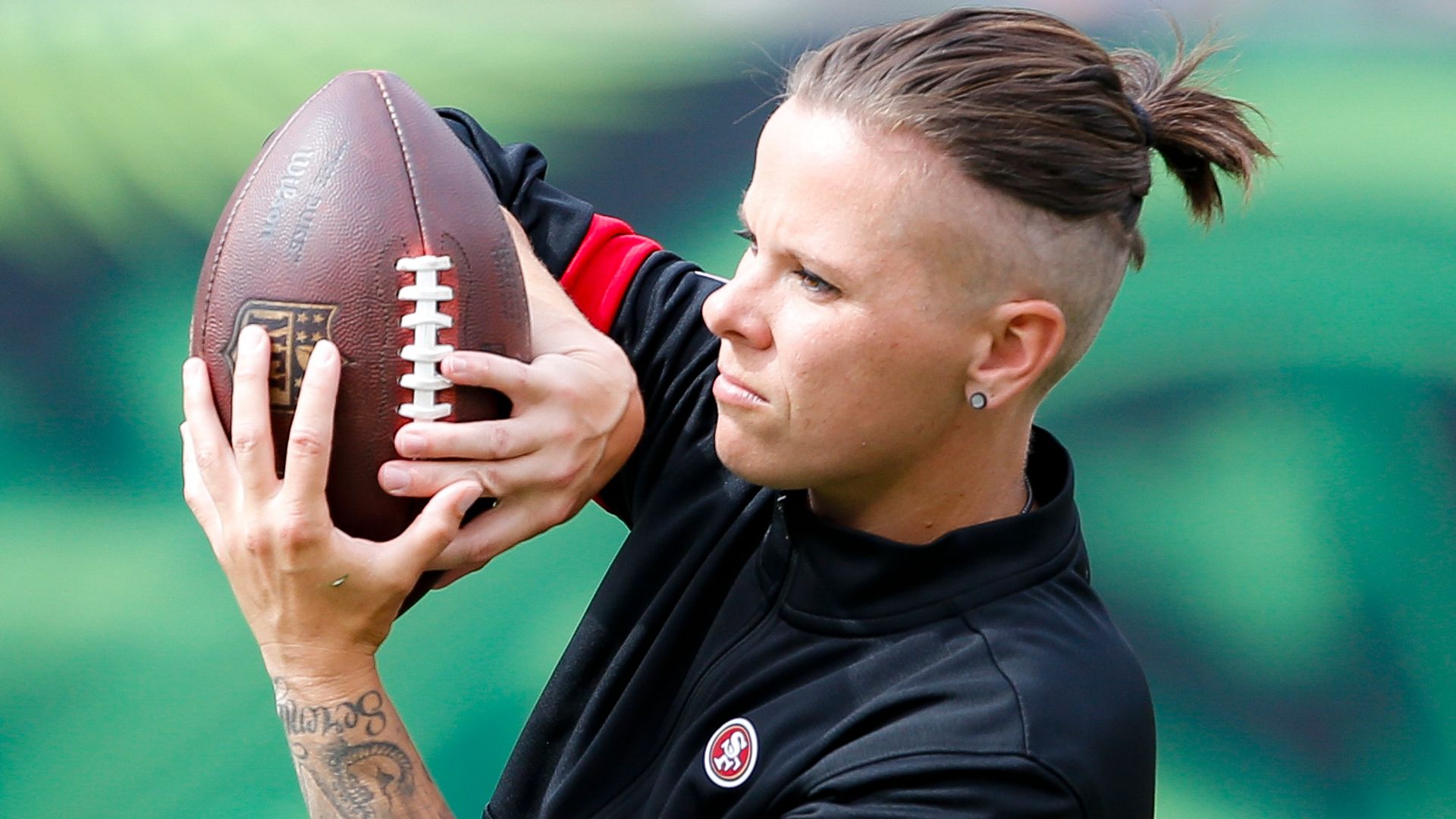 From anti-gay snub to Super Bowl spotlight - Katie Sowers' story