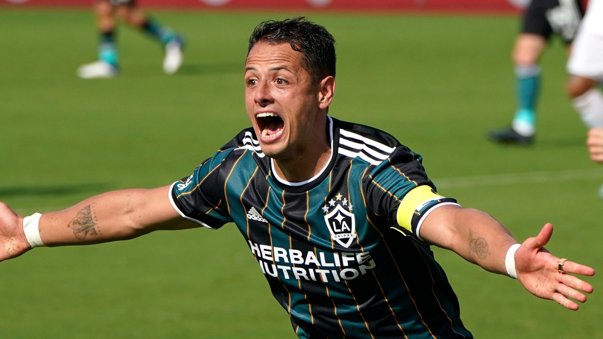 Chicharito's late strike lifts LA Galaxy past defending champs