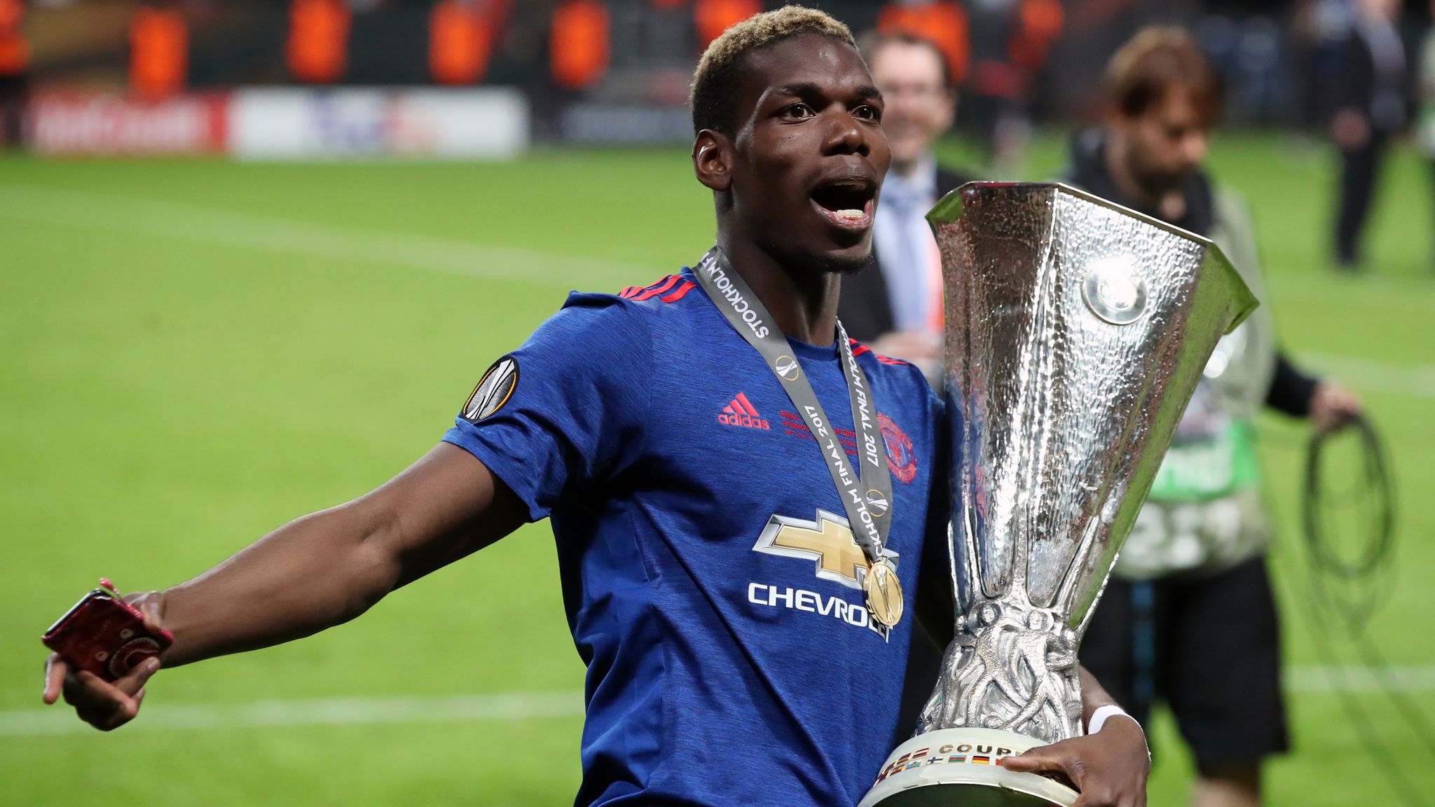 Paul Pogba: Milieu De Terrain De Man Utd Sur L'argenterie, Préférence ...