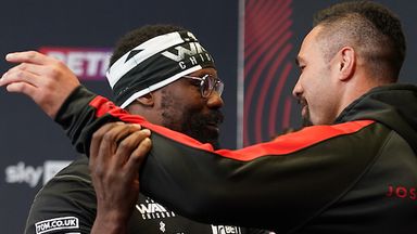 Chisora dances with Parker at face-off