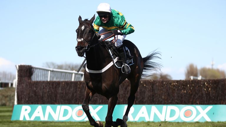 Chantry House is clear at Aintree