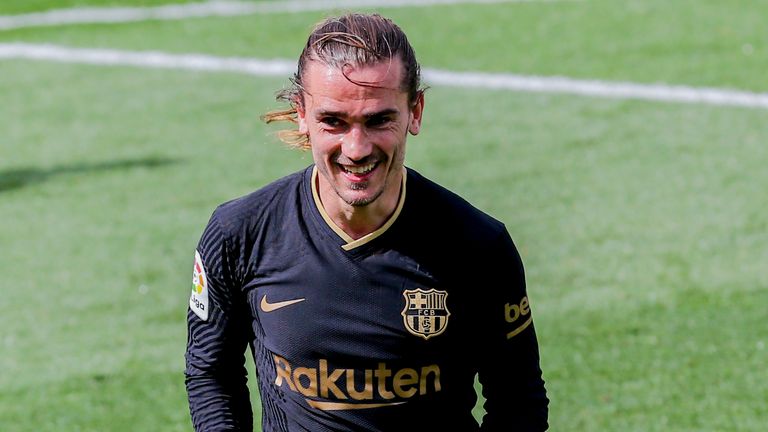 Antoine Griezmann marcó dos goles en la victoria del Barcelona sobre el Villarreal