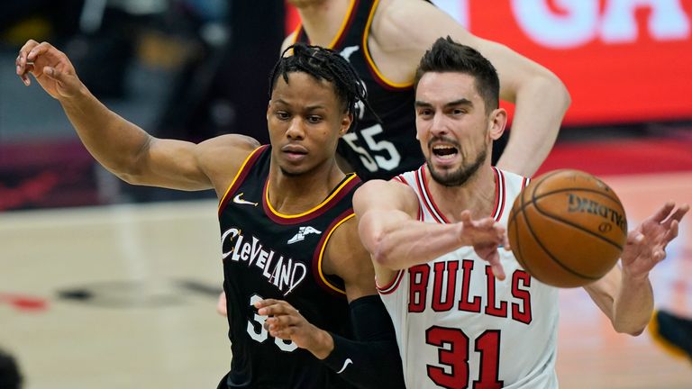 Highlights of the Chicago Bulls against the Cleveland Cavaliers in Week 18 of the NBA.